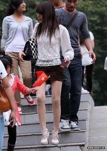 丝袜少妇再家跳舞,性感魅力瞬间爆发